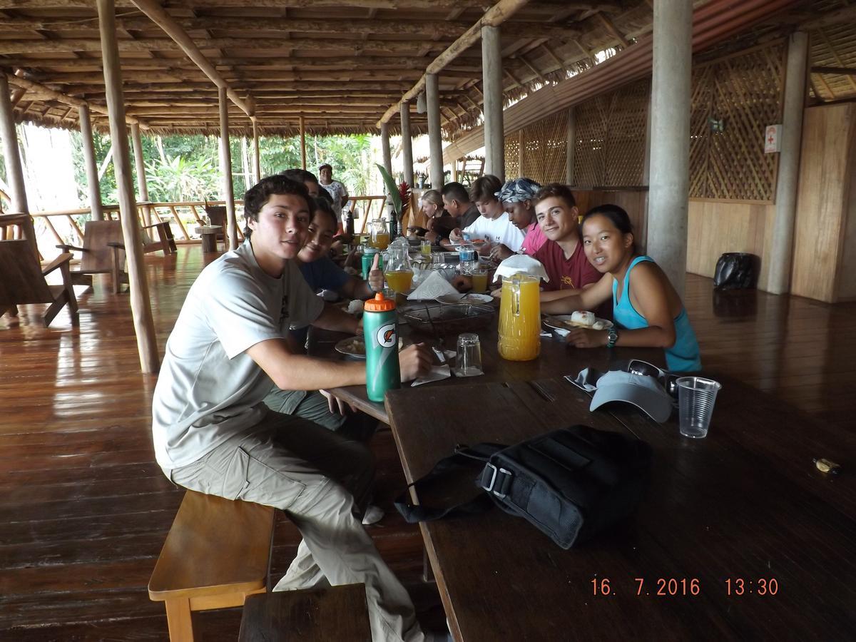 Tres Chimbadas Lake Lodge Tambopata Eksteriør billede