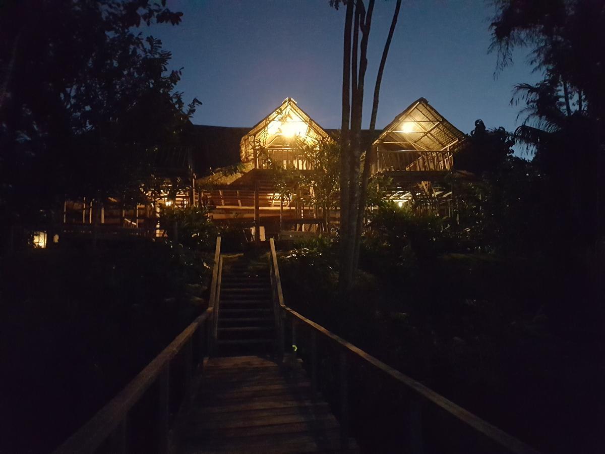 Tres Chimbadas Lake Lodge Tambopata Eksteriør billede