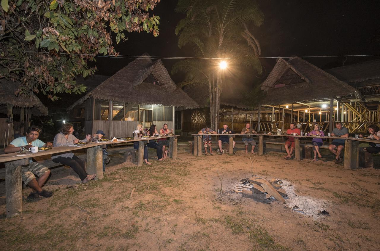Tres Chimbadas Lake Lodge Tambopata Eksteriør billede